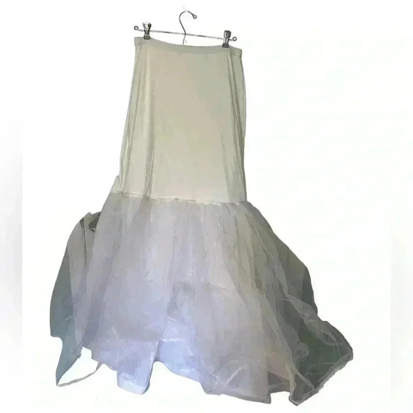 David's Bridal Other - David's Bridal White A-Line Slip - Size Medium (Runs Large)